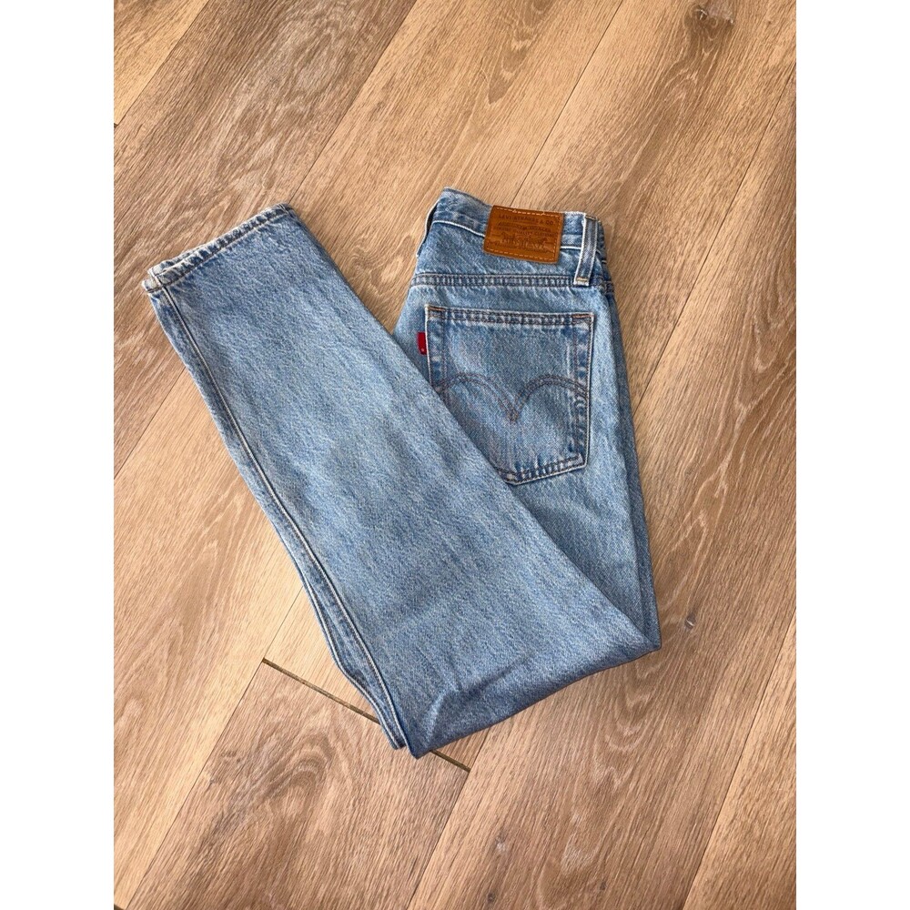 Levi’s Wedgie Jeans